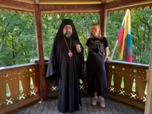 vyskupas ir direktore