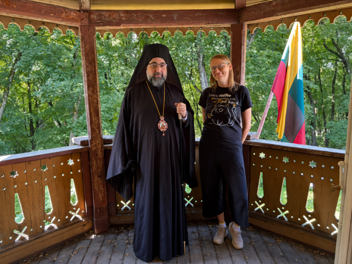 vyskupas ir direktore